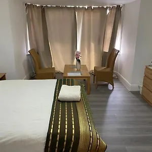 Sunrup Heathrow Homestay
